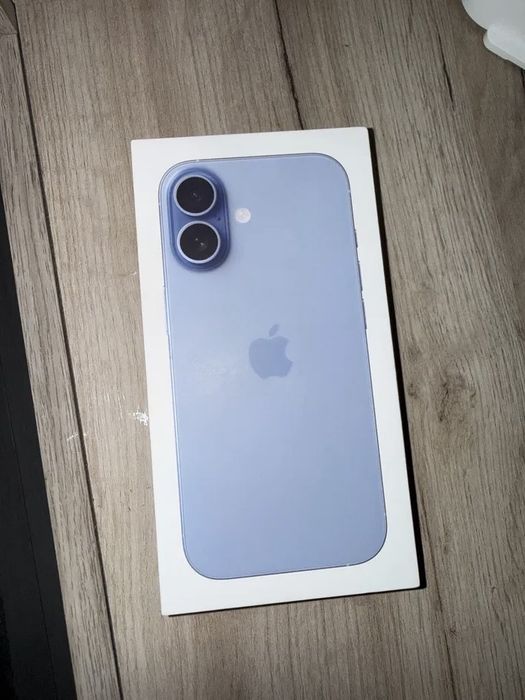 Vand iphone 17 blue, 256 gb. Sigilat