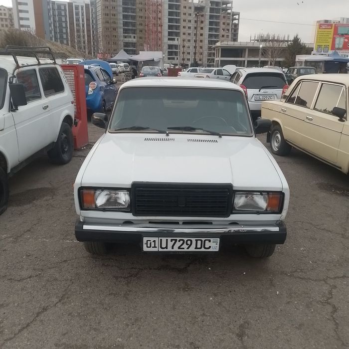 Vaz 2107 
Yil 2008
Mator injektr
Kraska bogan
Gazi bor
Puli 2300$
Tel