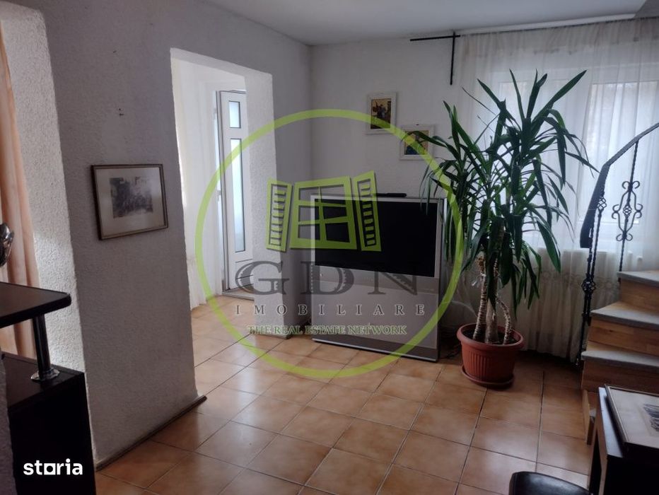 Casa de vanzare 6 camere, 4 dormitoare, 2 bai, localitatea Azuga