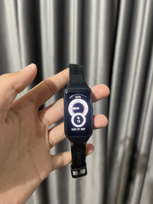 Фитнес-часы Huawei band 6