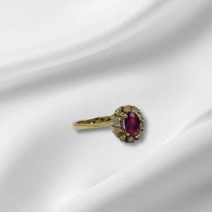 Ръчно изработен златен пръстен с рубин и диаманти – 14K