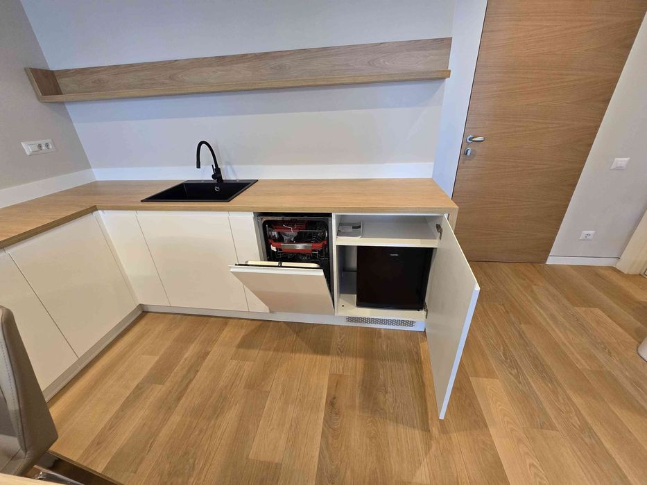 Apartament de închiriat Olimp vedere la mare ! 2 minute de plaja din Olimp !