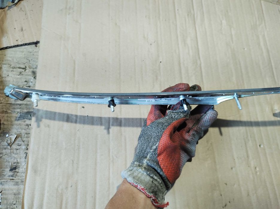 Декоративна Лайсна Предна Дясна Врата Mercedes E class W211 V6 Tmodel