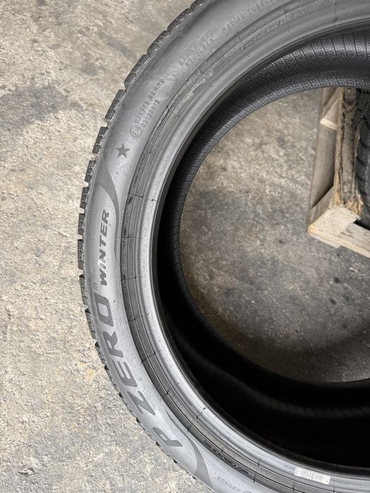 4 anvelope NOI iarna 255/40/19 , 100 V , XL , Pirelli , DOT 2022 !