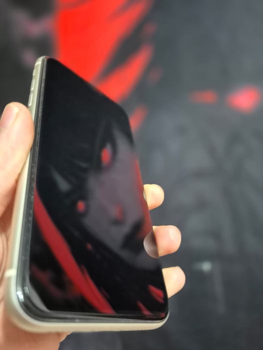 Iphone 11 9/10 состояние нового