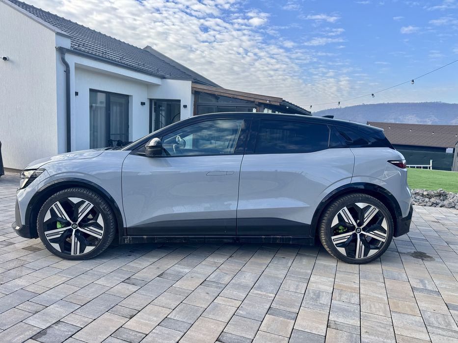 Renault Megane E Tech ICONIC FULL . Pompa de caldura . Garanție