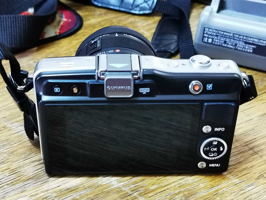 OLYMPUS Pen Mini E-PM2 aparat foto digital obiectiv 14-42mm. Resita ...