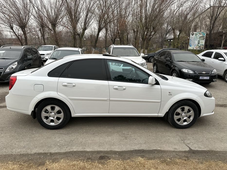 Срочно! Идеал 2023 автомат жентра сотилади!