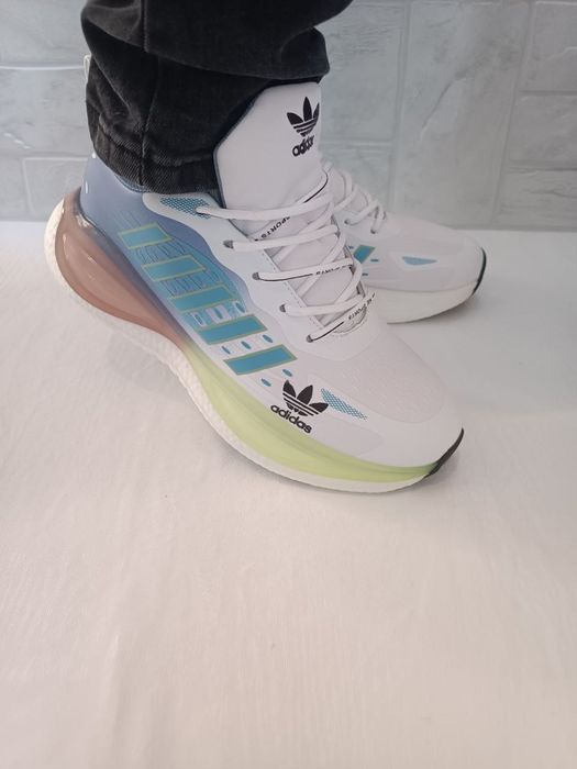 Adidași noi bărbați