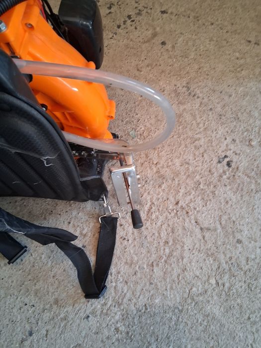 бензинова пръскачка чисто нова е докарах я от германия