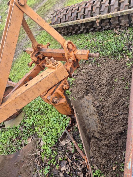 Плуг 3х40 готов за работа