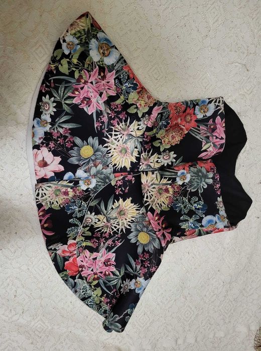 Елегантно бюстие