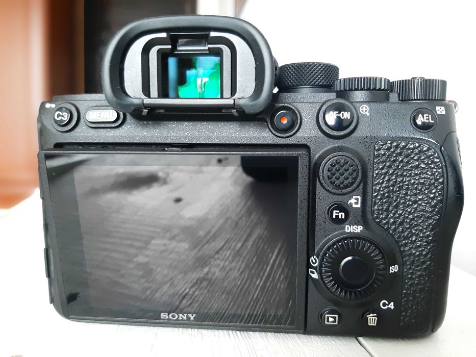 Sony Alpha A7R IV с обектив Sony 28-70mm f/3.5-5.6 OSS