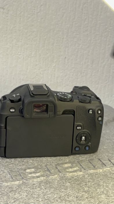 Canon r8 + обьектив