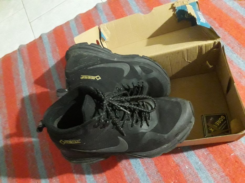 Продам спортивные зимние кросы 41,5размера