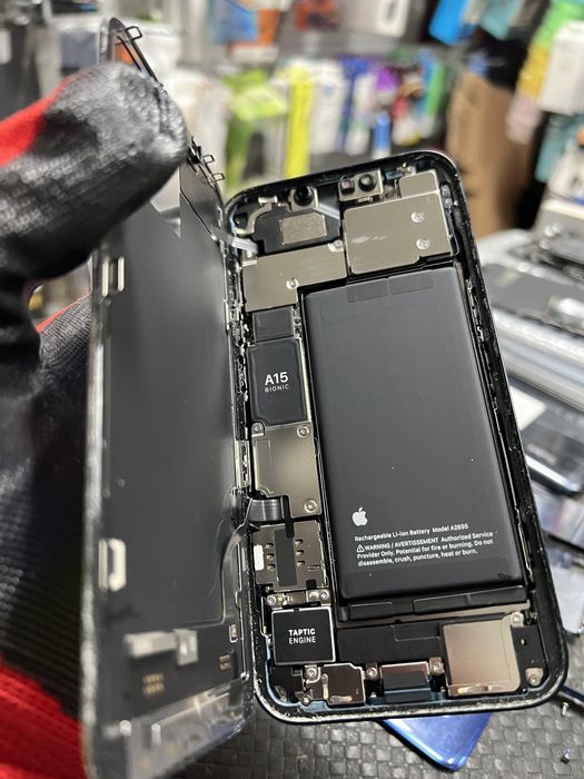 Piese pentru iphone Carcasa Display Mufa Difuzor Baterie Camere …..