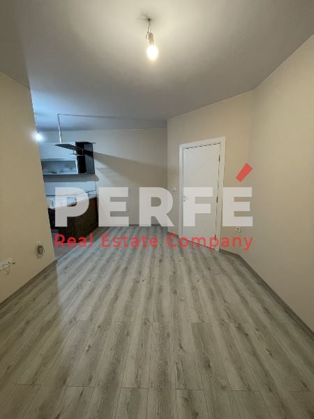 Продава се Двустаен апартамент в Бургас, Лазур - 70 кв.м за 2136 €/кв.м - Снимка #1