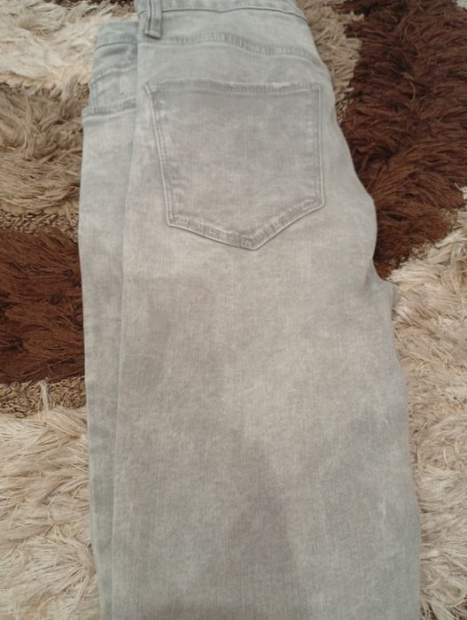 Blugi Bershka stare foarte bună !