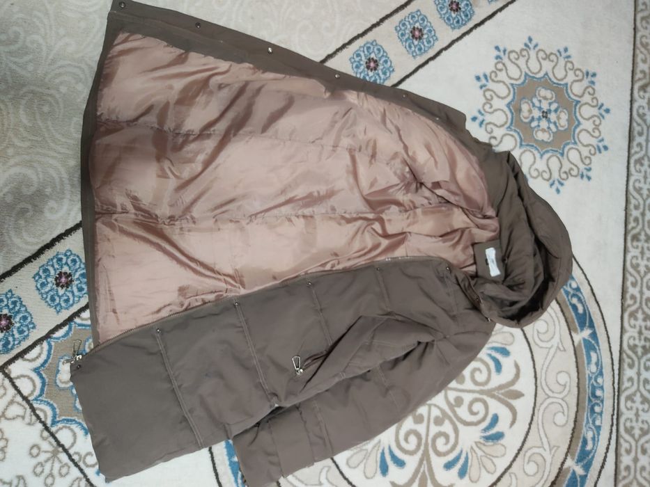 Продам куртку пуховик размер 46-48