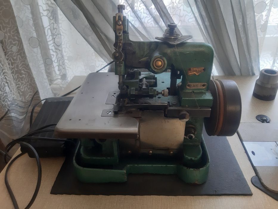 Продам оверлог б/у