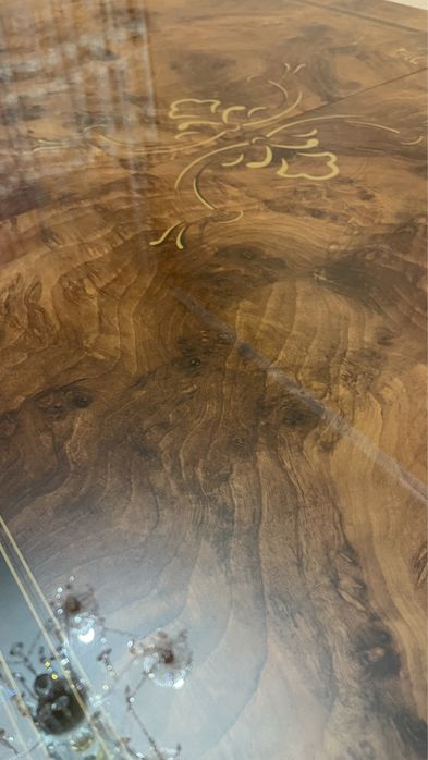 Продается стол обеденный