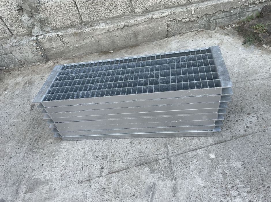 Trepte zincate galvanizate