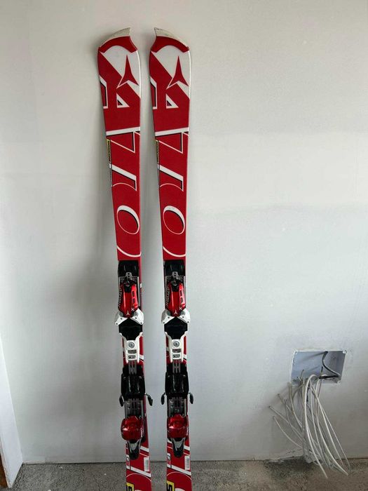 Ски Atomic, 420 лв.