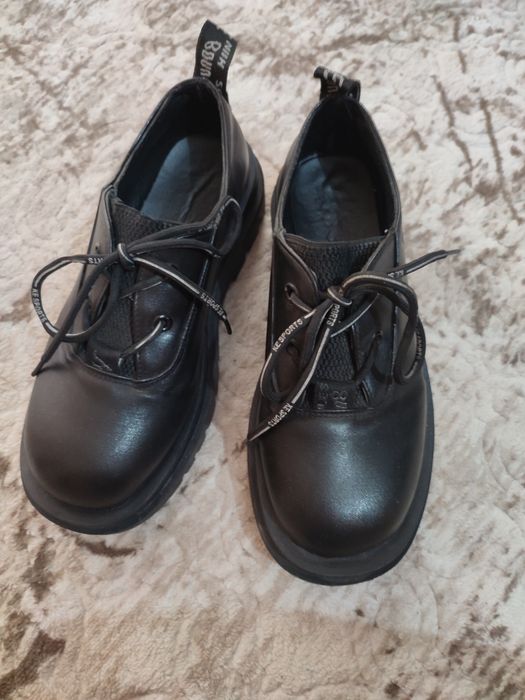 Школьные черные туфли на платформе