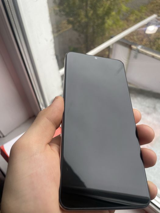 Продам телефон vivo Y04s