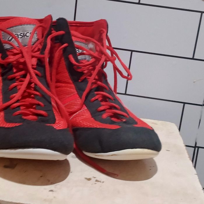 Продам борцовеи ASICS  original