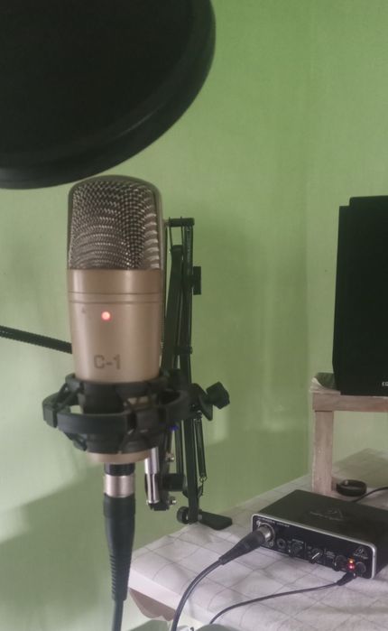 Behrengr umc22 behrengr C1 pop filtr pauk stoyka kabel