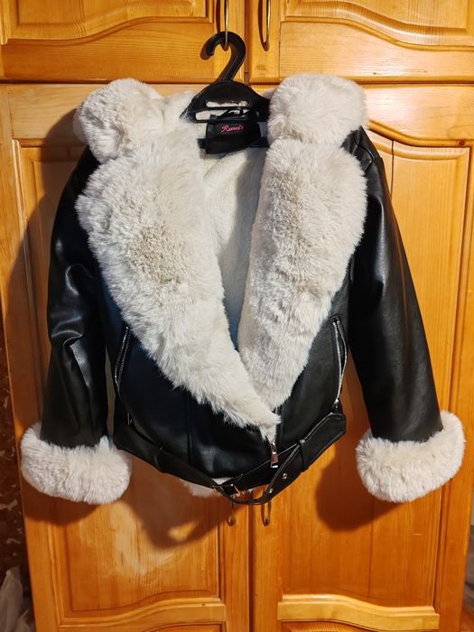 Зимно топло,стилно яке.