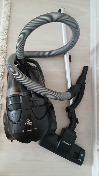 Продам пылесос  не рабочий