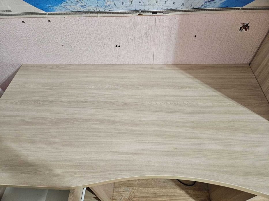 Столы для учебы, работы 115*60 см