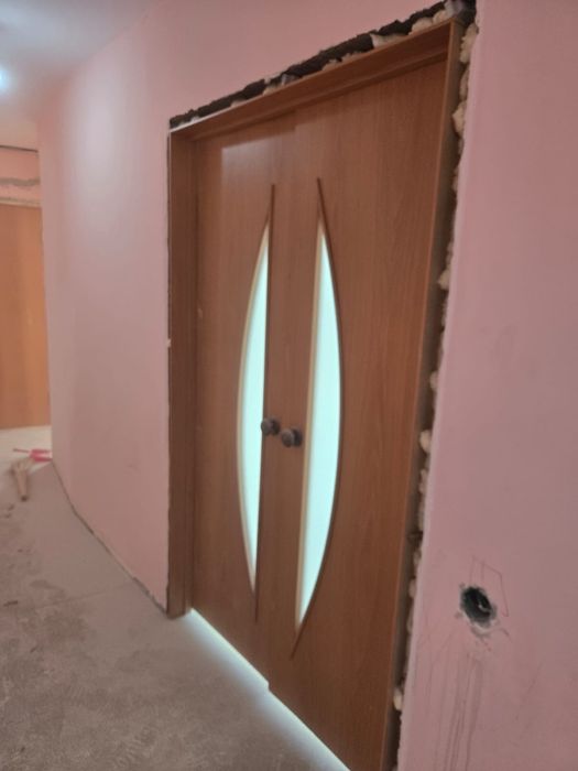Продам б/у двери с обналичниками!