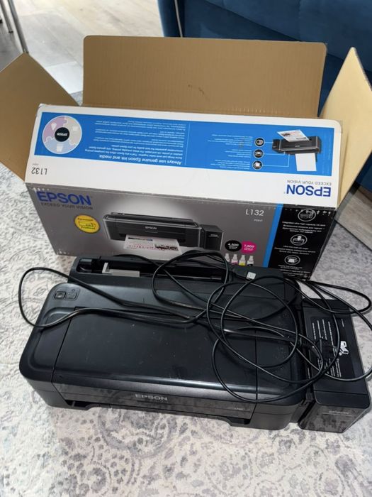 Продам принтер epson l132 реальному покупателю торг будет