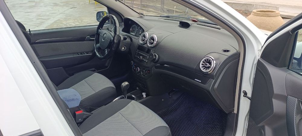 Нексия 3 сотилади