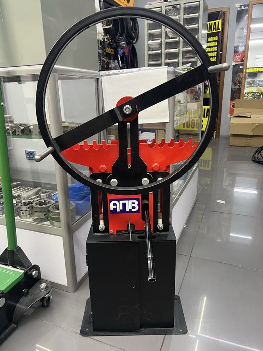 Механический трубогиб профилегиб