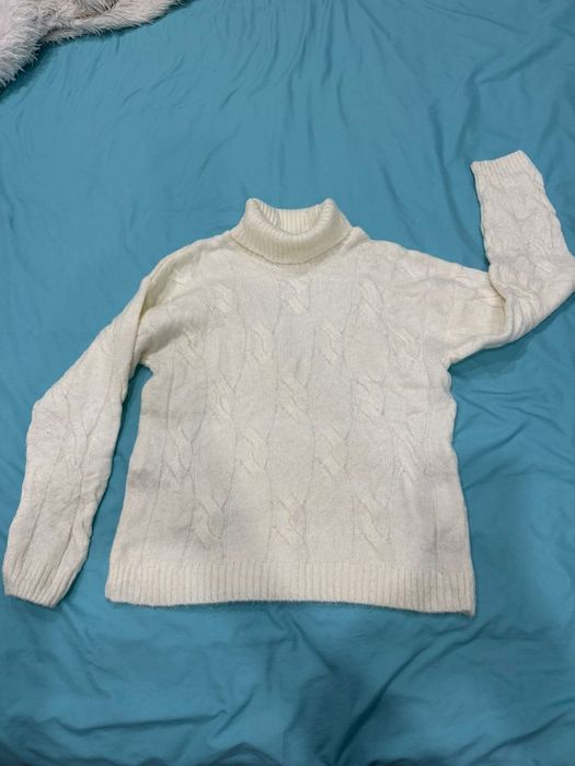 Кофта на девочку с воротом