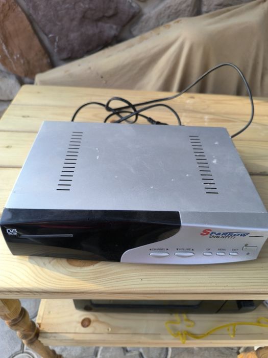 Продам  спутниковую приставку