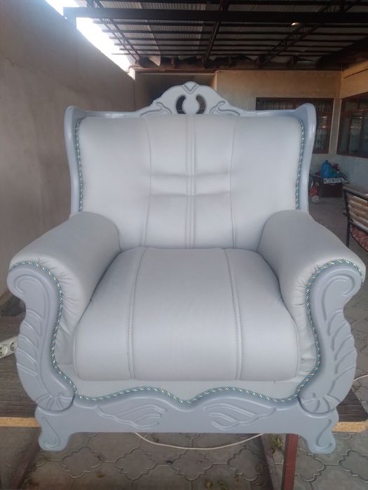 Перетяжка мягкой мебели любой сложности и всех видов