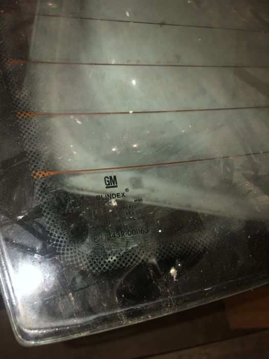 Стекла лобовые на разные авто