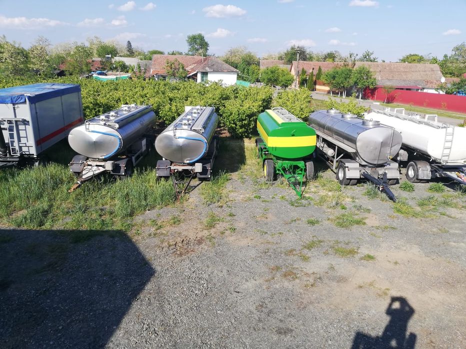 Remorcă cisternă apă,lapte, combustibil, îngrășământ lichid 6/24 litri
