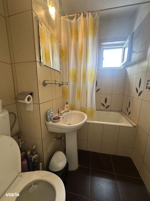 Agentia imobiliara VIGAFON vinde apartament 3 camere Malu Rosu