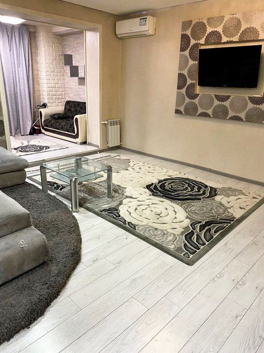 Продаётся квартира в р-не Мирабад, ЦУМ(Ц-7), 2/4/4