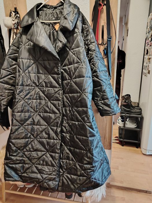 Vând Geaca lunga damă nouă!!