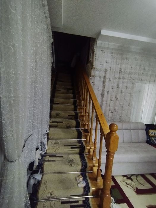 Продаю 2,5 сот Янгиабат 4 ком