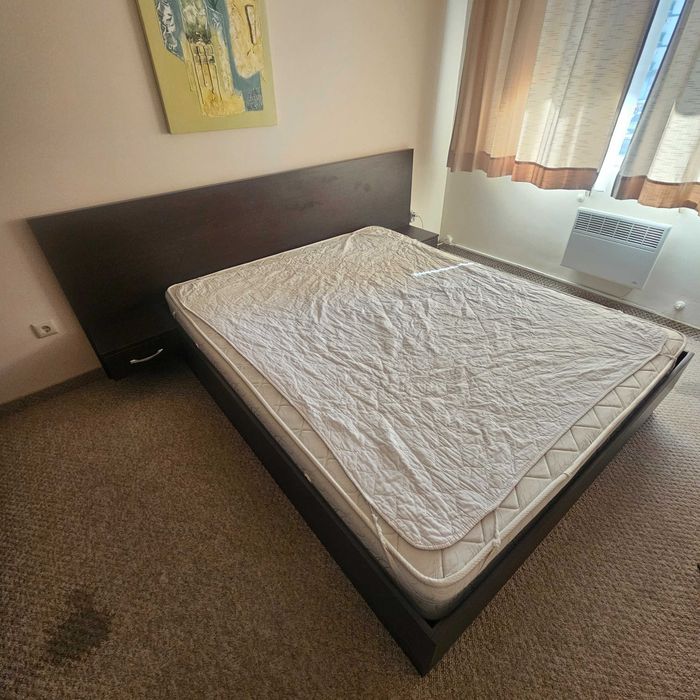 Спалня с матрак и подматрачна рамка