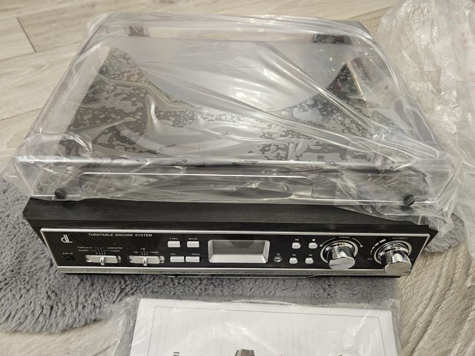 Грамофон, касетофон,карта,USB