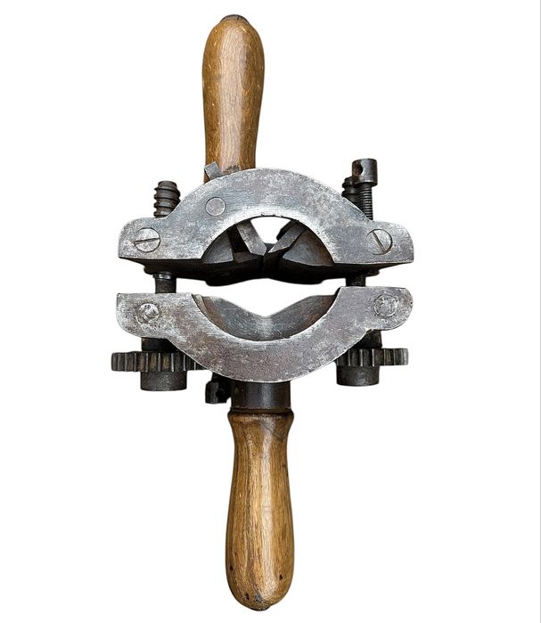 Rindea profile patrate din lemn